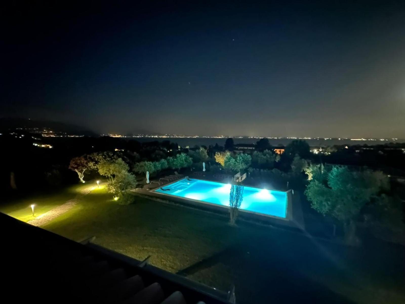 Villa Athena Charme Manerba del Garda Bagian luar foto